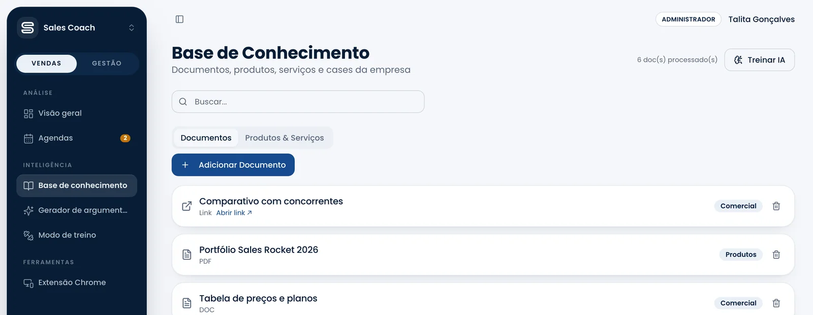 Tela da base de conhecimento com documentos da empresa carregados e o botão Treinar IA